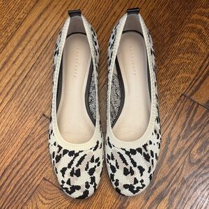Stylish Black and White Women's flats